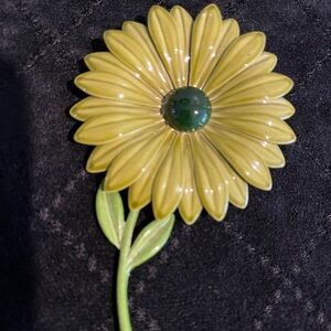 Vintage Green Daisy Enamel On Metal Brooch Pin Dark Green Cabichon Center 4 In